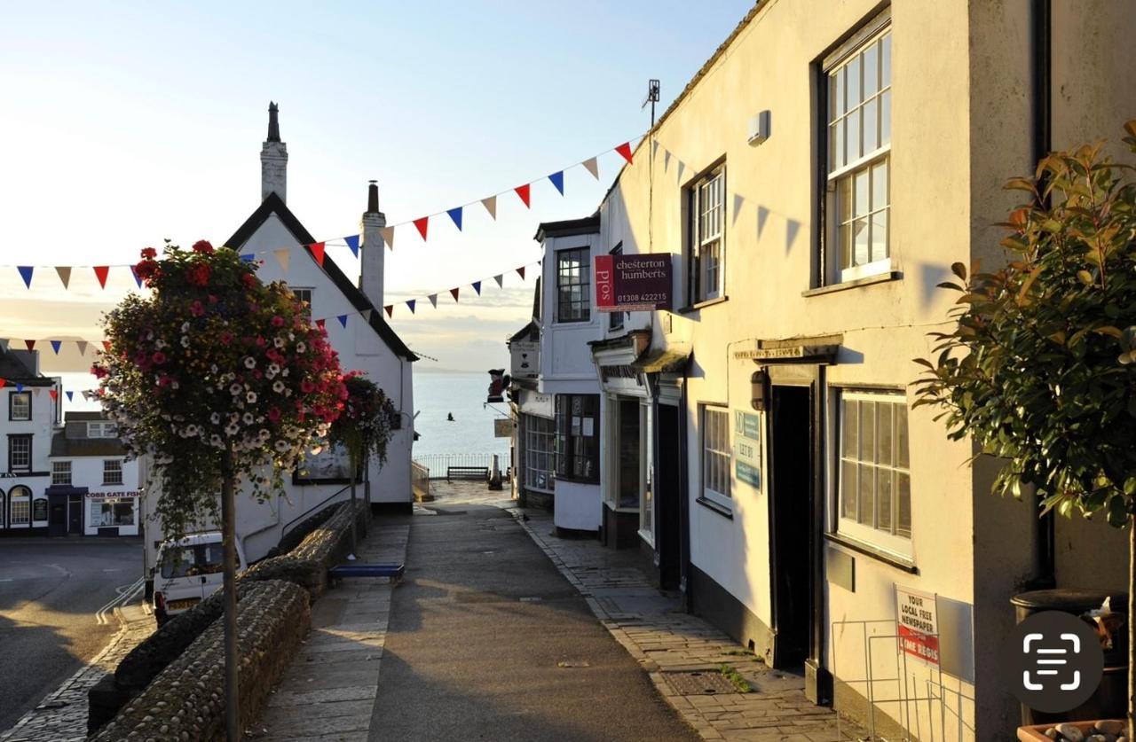 High Tides Apartment Lyme Regis Exterior photo